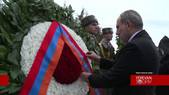 Եվ ոչ մի խոսք․ Փաշինյանը ծաղկեպսակ դրեց ու գնաց (տեսանյութ)